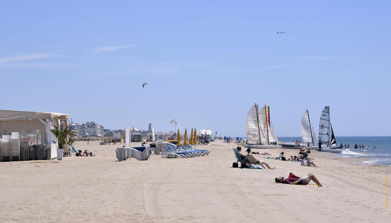 Apartments Playa De Castelldefels Dış mekan fotoğraf